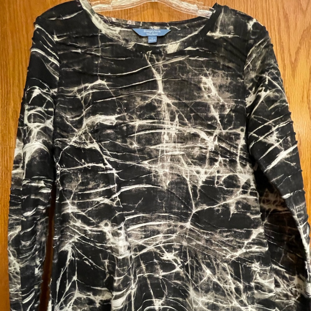 Simply Vera Women’s Shirt - Size L